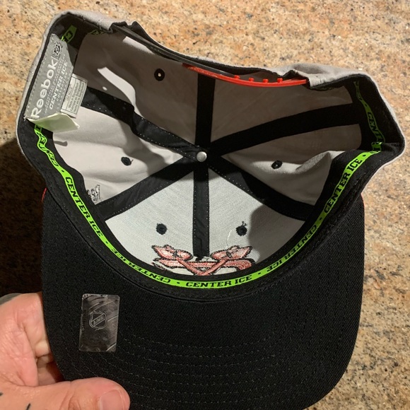 Reebok Chicago Blackhawks SnapBack - Picture 4 of 4